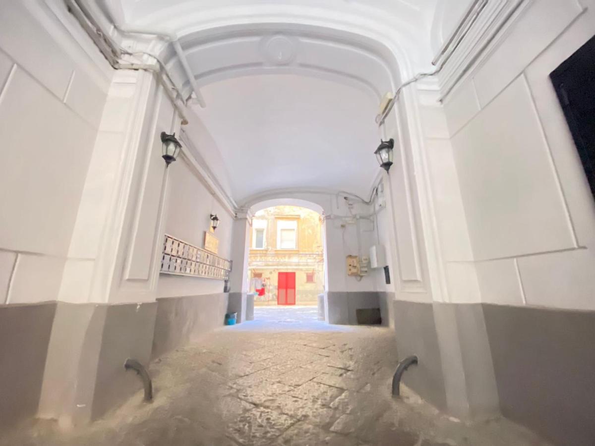 Bed and Breakfast Dimora Dei Decumani Neapol Zewnętrze zdjęcie
