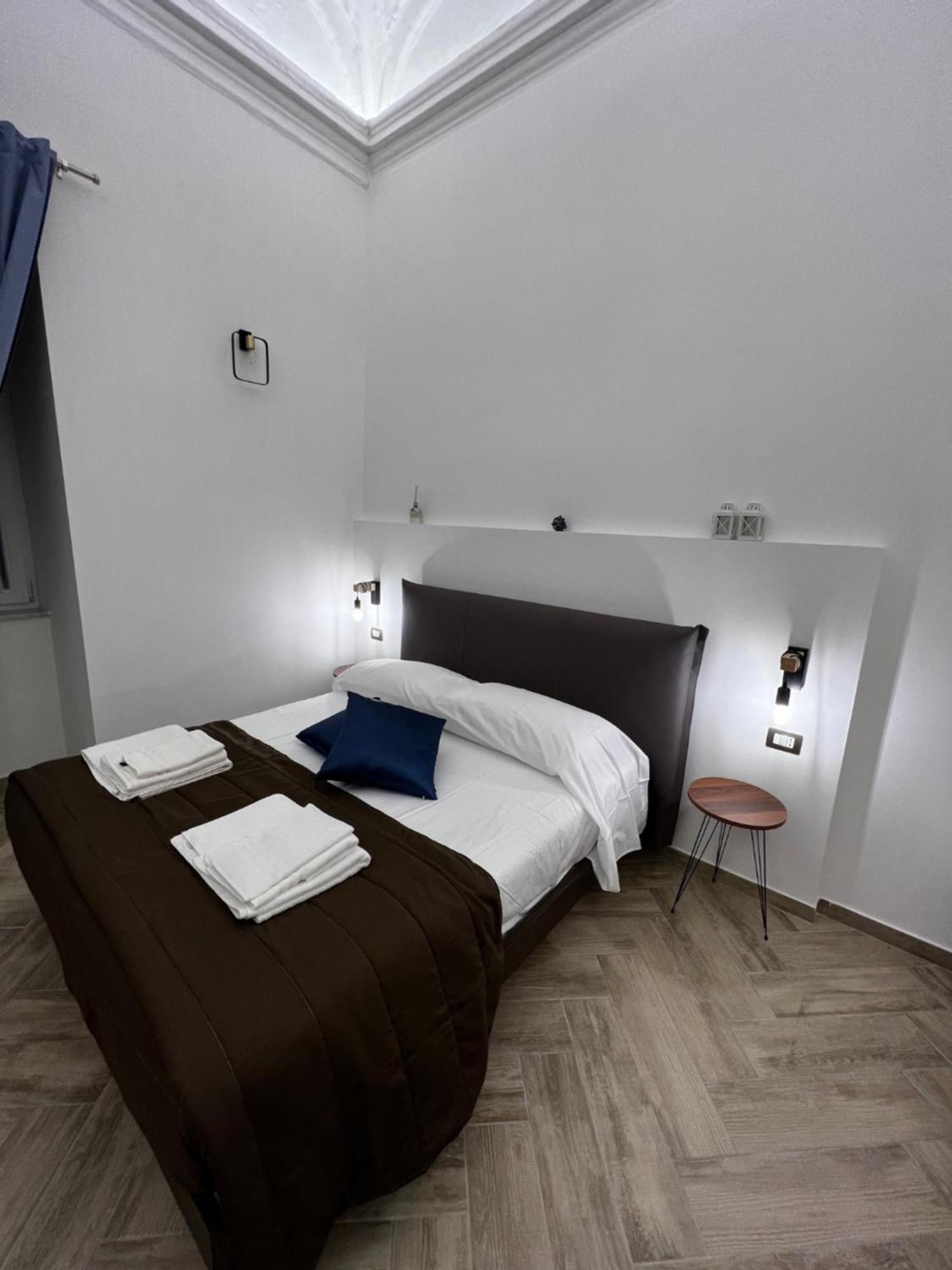 Bed and Breakfast Dimora Dei Decumani Neapol Zewnętrze zdjęcie